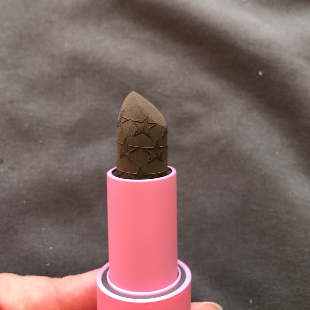 JEFFREE STAR Velvet Trap Lipstick - GRAVE DIGGER